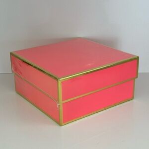 Sugar Paper Los Angeles Square Pink Gift Box